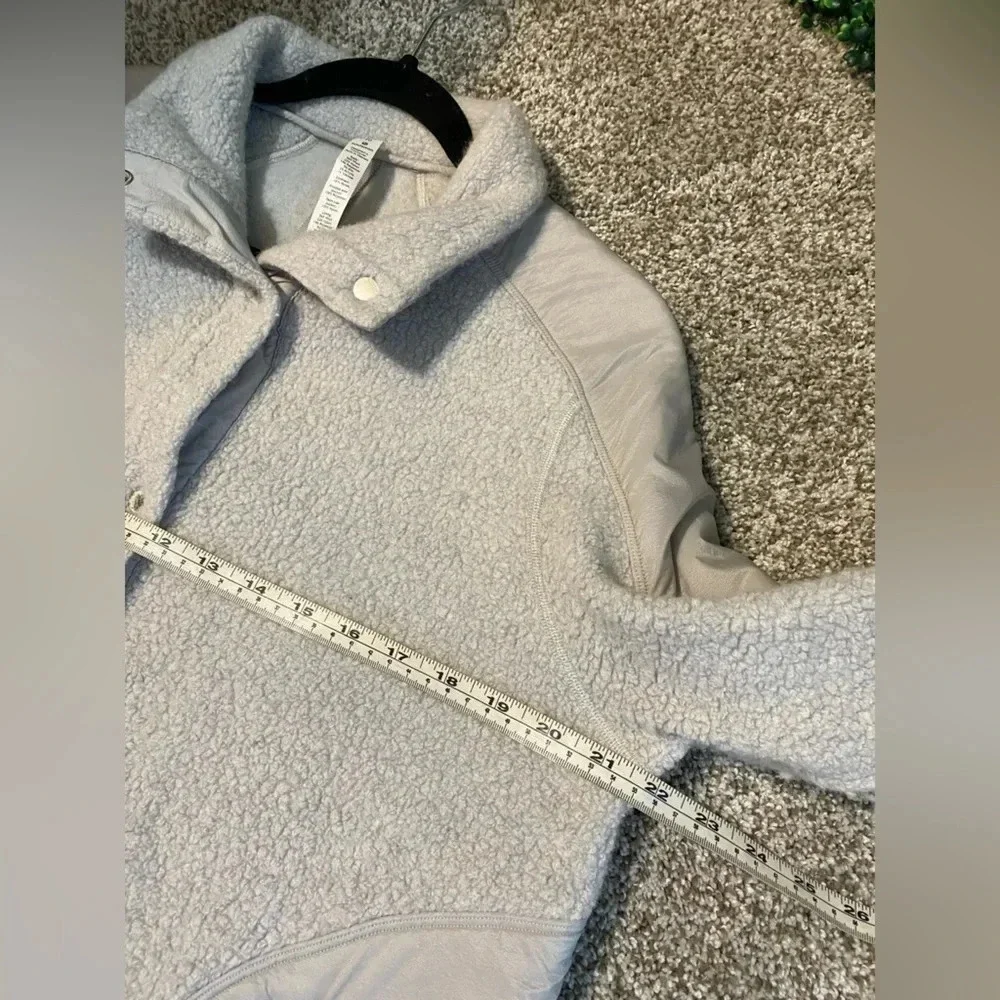 Lululemon Go Cozy Jacket in Heathered Ceramic - Size 10 - Picture 13 of 14